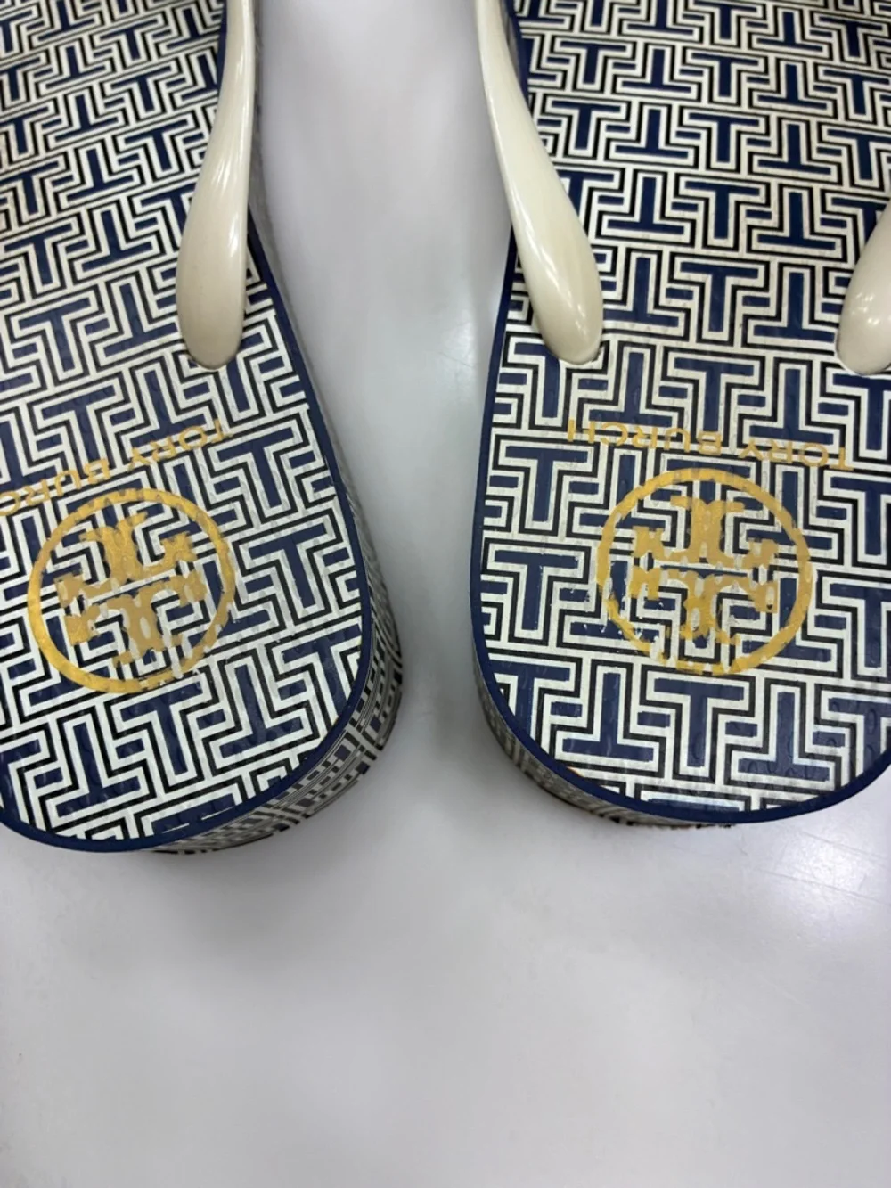Tory Burch Navy T Platform Flip Flops with Cream Straps Size 10